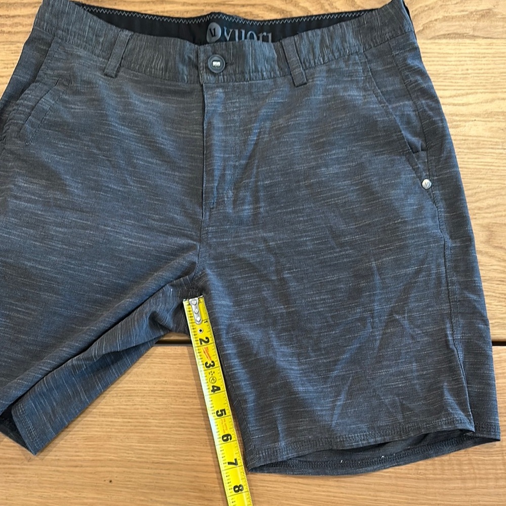 Vuori Casual Shorts - Picture 5 of 5